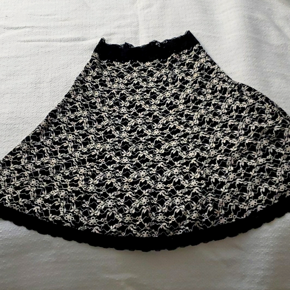 Cute Black and Cream Lace Skirt
